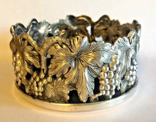 Massiver flaschenständer mit - massiver,